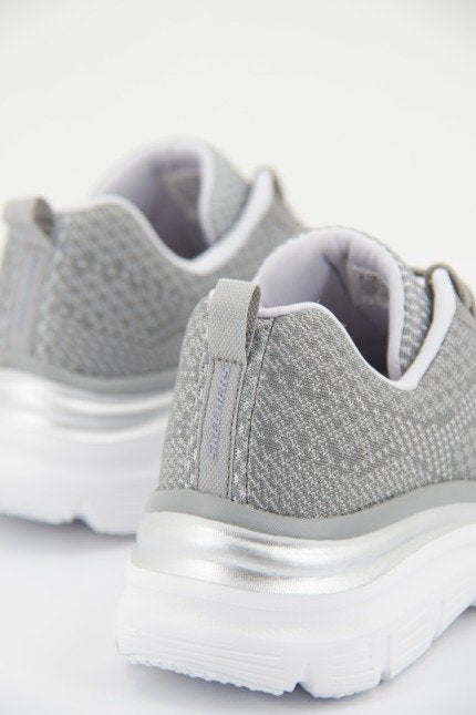 SKECHERS FASHION FIT BOLD BOUNDARIES en color GRIS  (3)