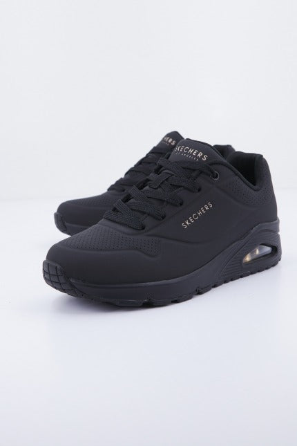 SKECHERS UNO -STAND ON AIR en color NEGRO  (2)