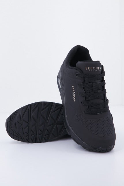 SKECHERS UNO -STAND ON AIR en color NEGRO  (4)