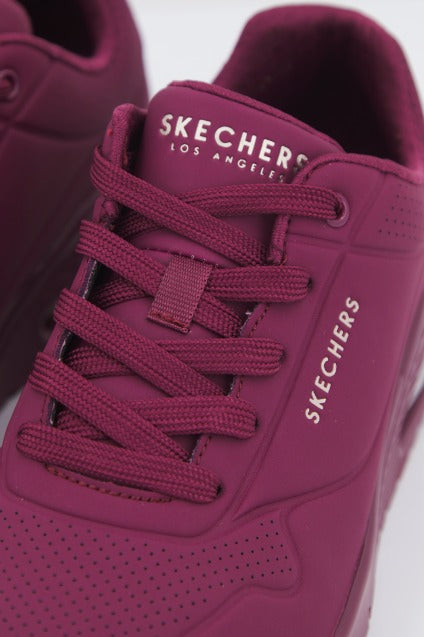 SKECHERS UNO- STAND ON AIR en color ROJO  (4)