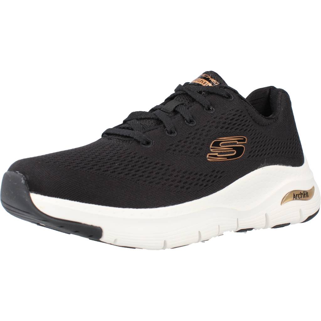 SKECHERS  ARCH FIT en color NEGRO  (1)