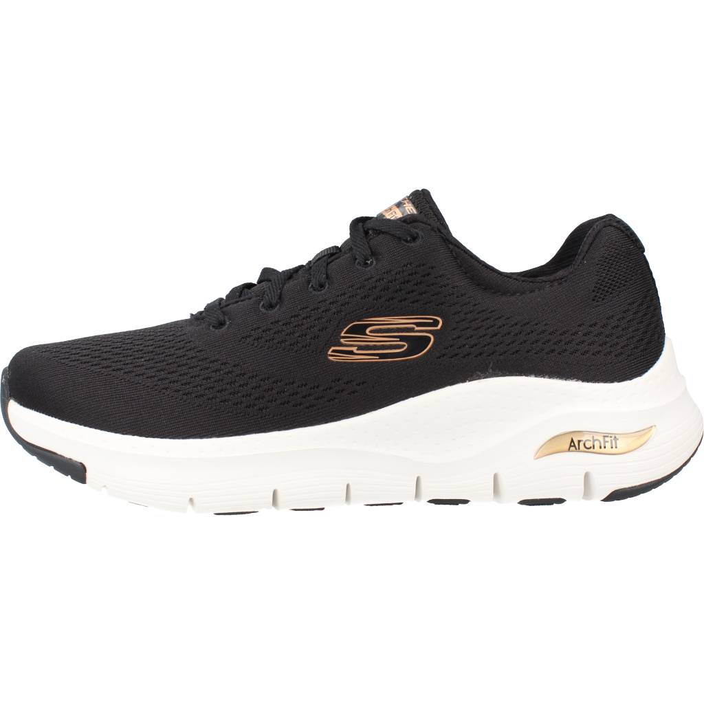 SKECHERS  ARCH FIT en color NEGRO  (2)