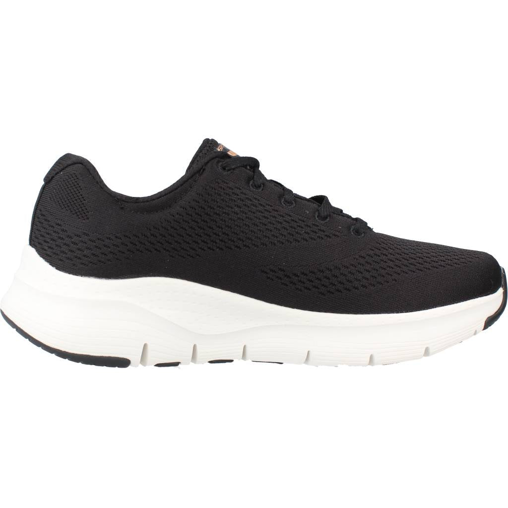 SKECHERS  ARCH FIT en color NEGRO  (4)