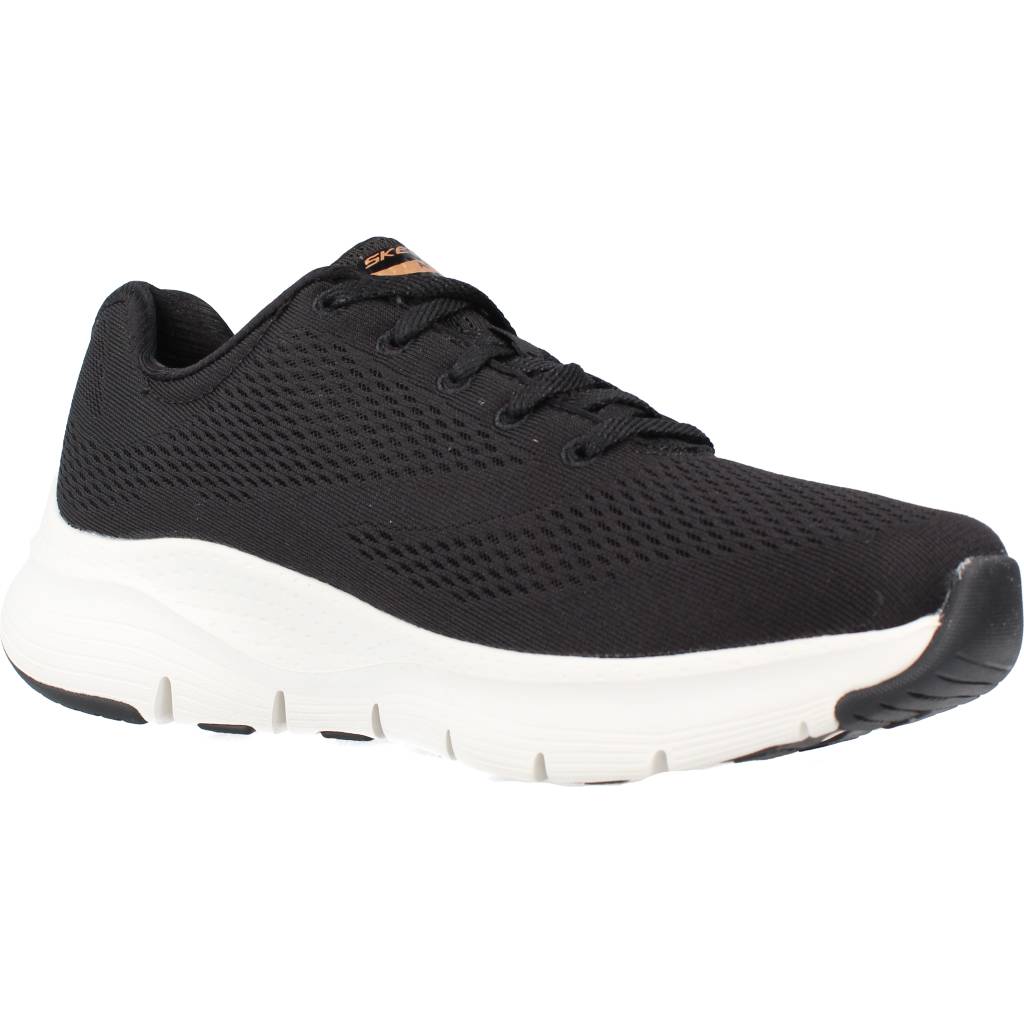 SKECHERS  ARCH FIT en color NEGRO  (5)