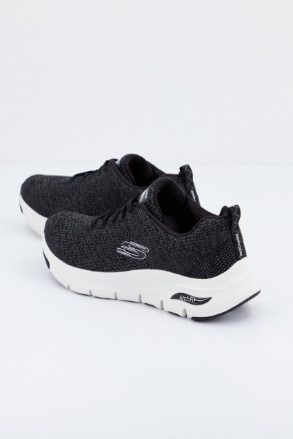 SKECHERS ARCH FIT - INFINITE ADVENTU en color NEGRO  (3)