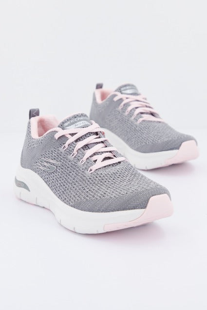 SKECHERS ARCH FIT - INFINITE ADVENTU en color GRIS  (2)