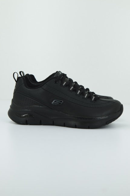 SKECHERS ARCH FIT CITI DRIVE en color NEGRO  (2)