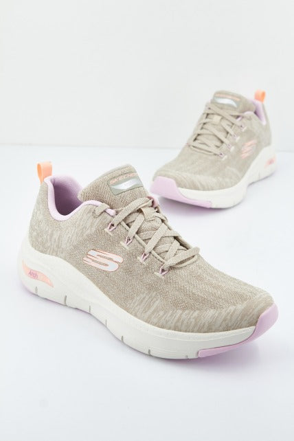 SKECHERS ARCH FIT COMFY WAVE en color BEIS  (1)