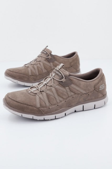 SKECHERS FINE TASTE en color MARRON  (2)