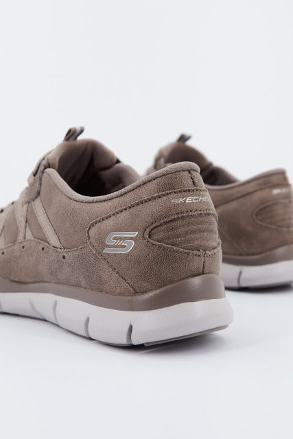 SKECHERS FINE TASTE en color MARRON  (3)