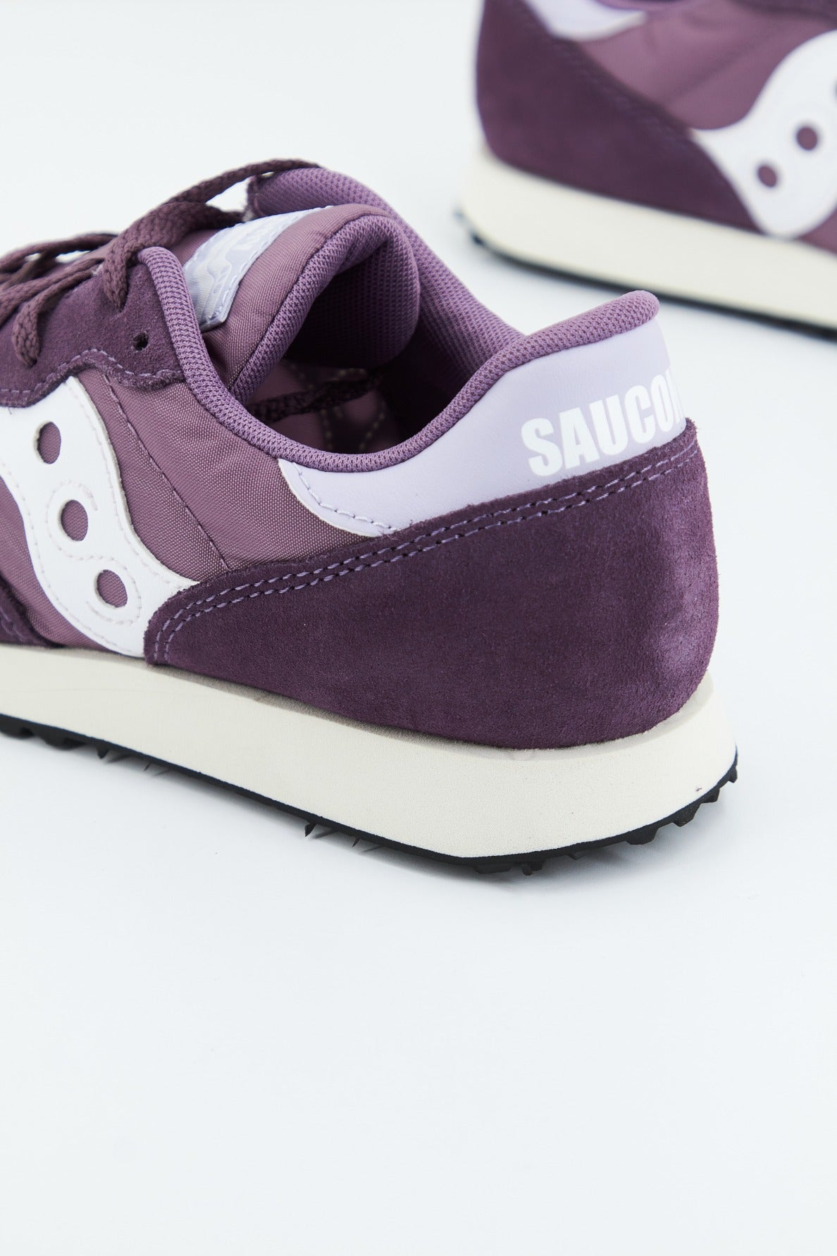 SAUCONY DXN TRAINER en color VIOLETA  (3)