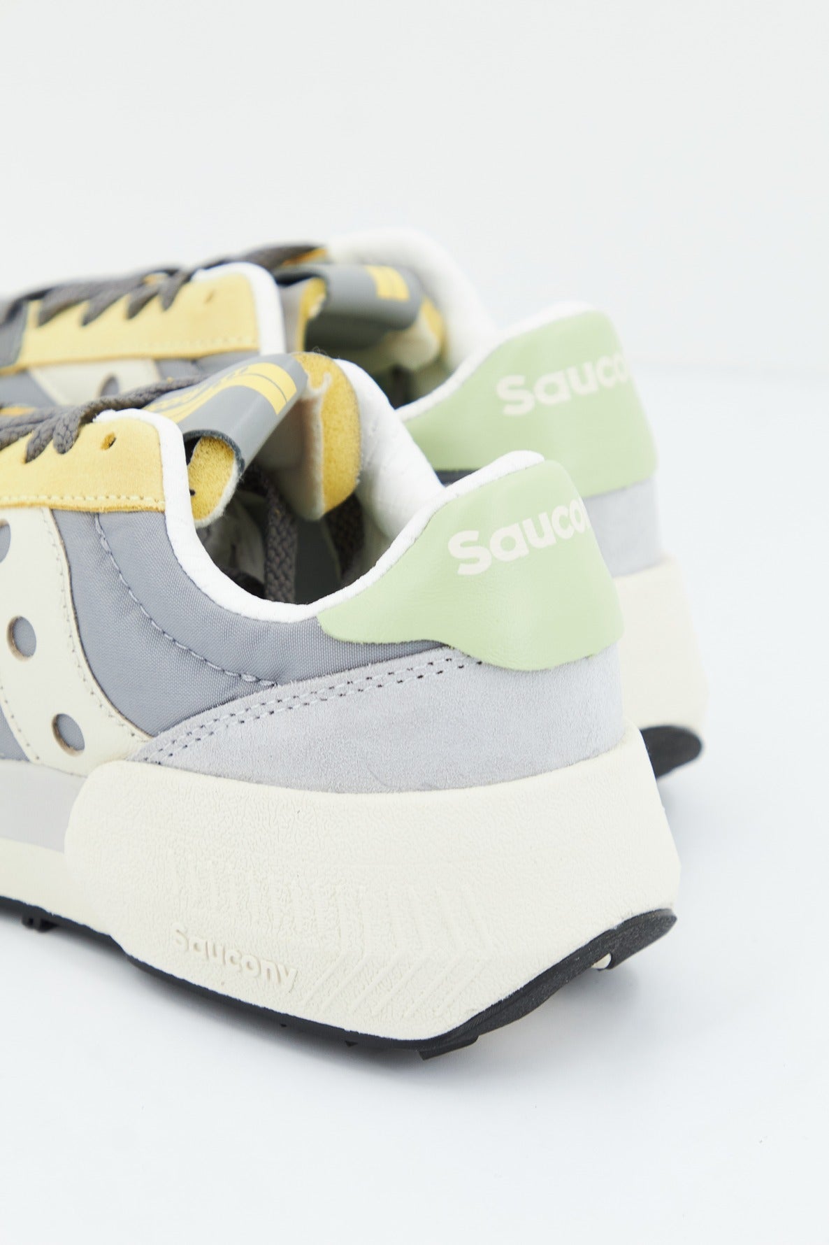 SAUCONY JAZZ NXT en color GRIS  (3)