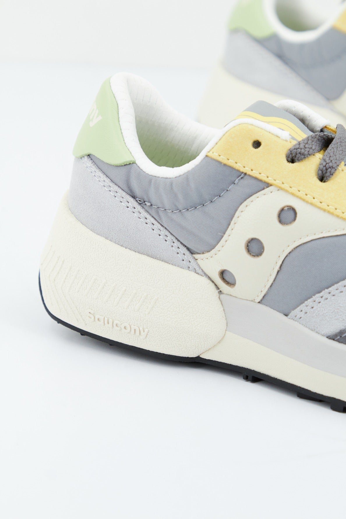 SAUCONY JAZZ NXT en color GRIS  (4)