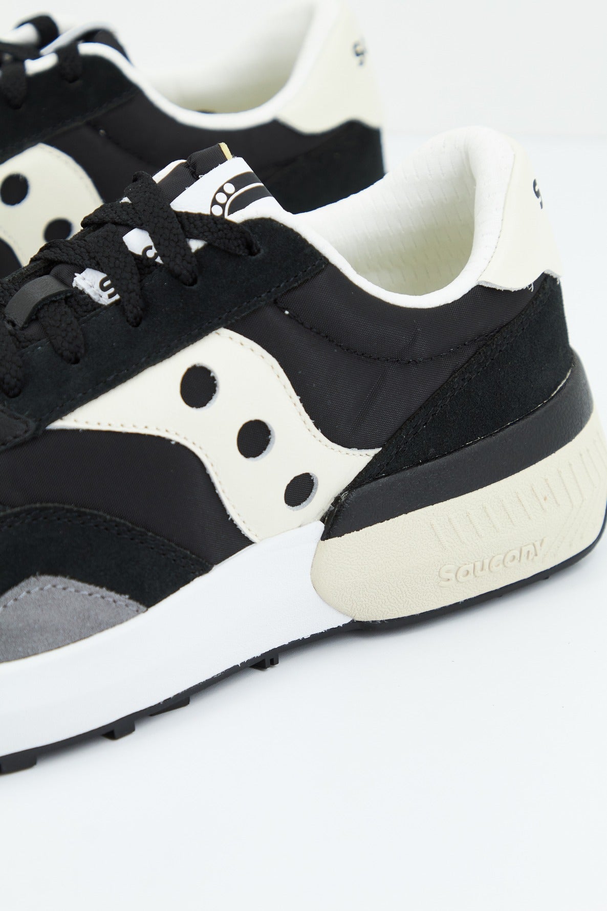 SAUCONY JAZZ NXT en color NEGRO  (4)