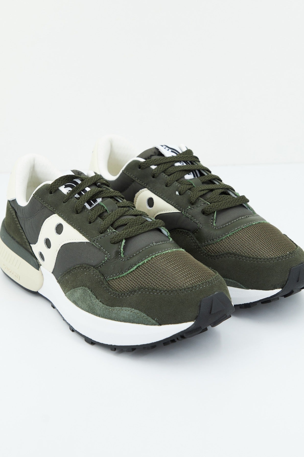 SAUCONY JAZZ NXT en color VERDE  (1)