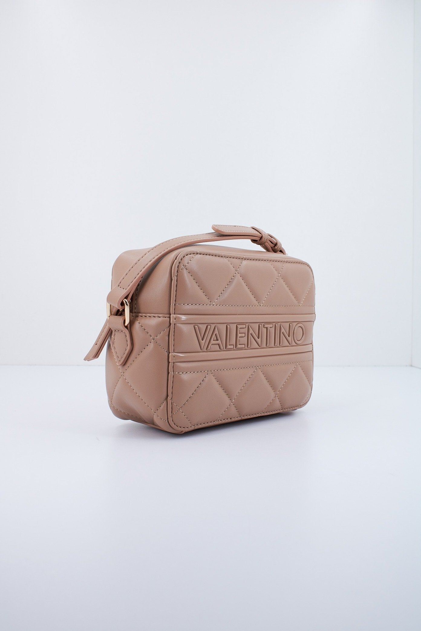 VALENTINO BAGS ADA en color BEIS  (3)