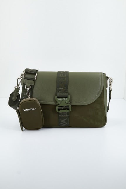 VALENTINO BAGS MOUNTAIN RE en color VERDE  (2)