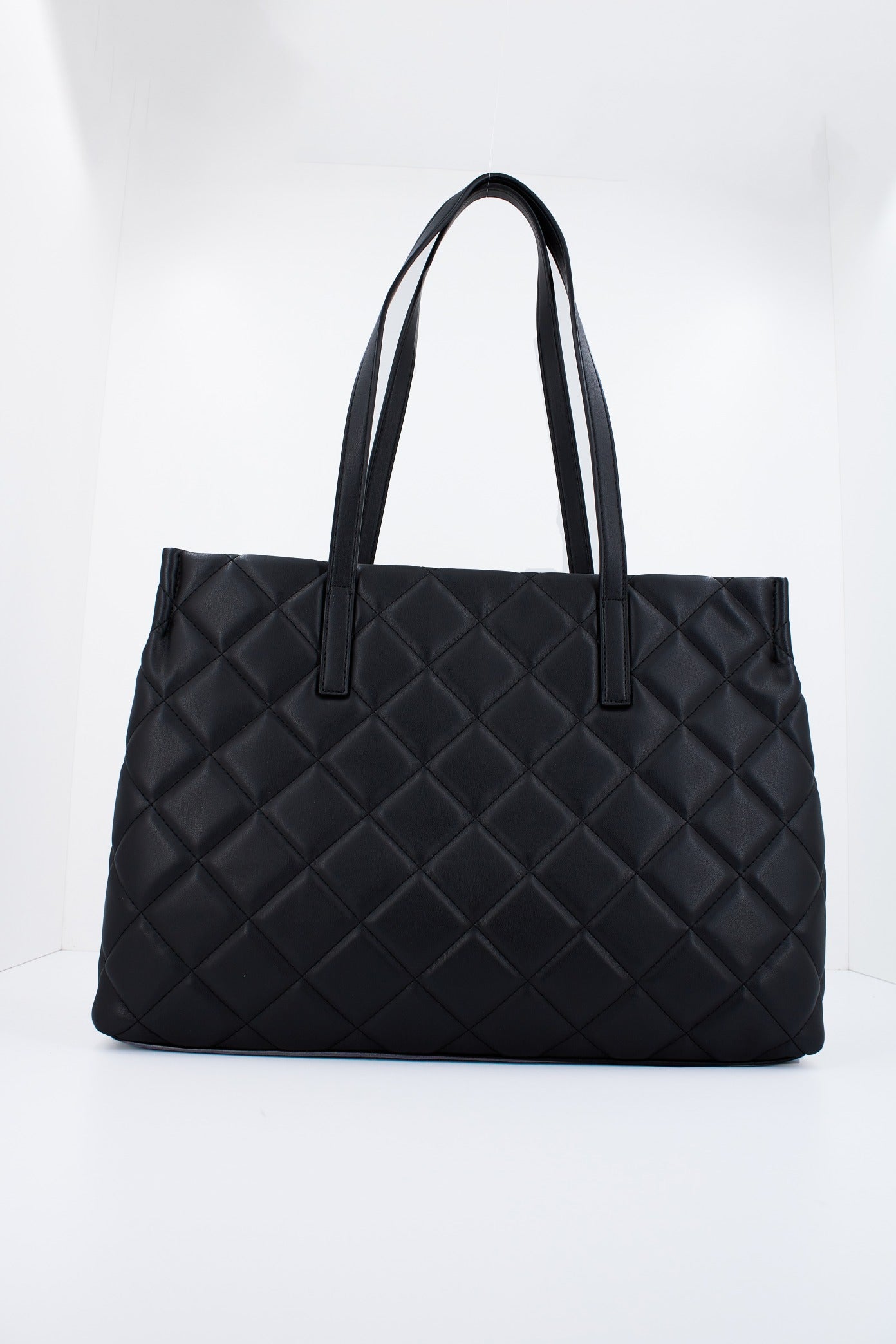 VALENTINO BAGS BORSE A SPALLA OCARINA en color NEGRO  (1)