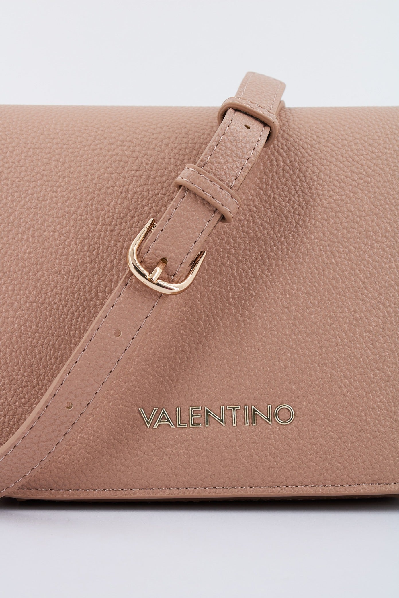 VALENTINO BAGS BRIXTON en color BEIS  (4)