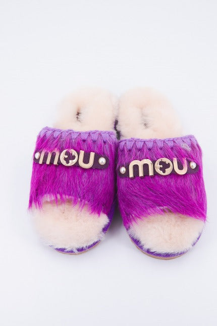 MOU SLIDE SLIPPER LONG HAIR P en color VIOLETA  (1)