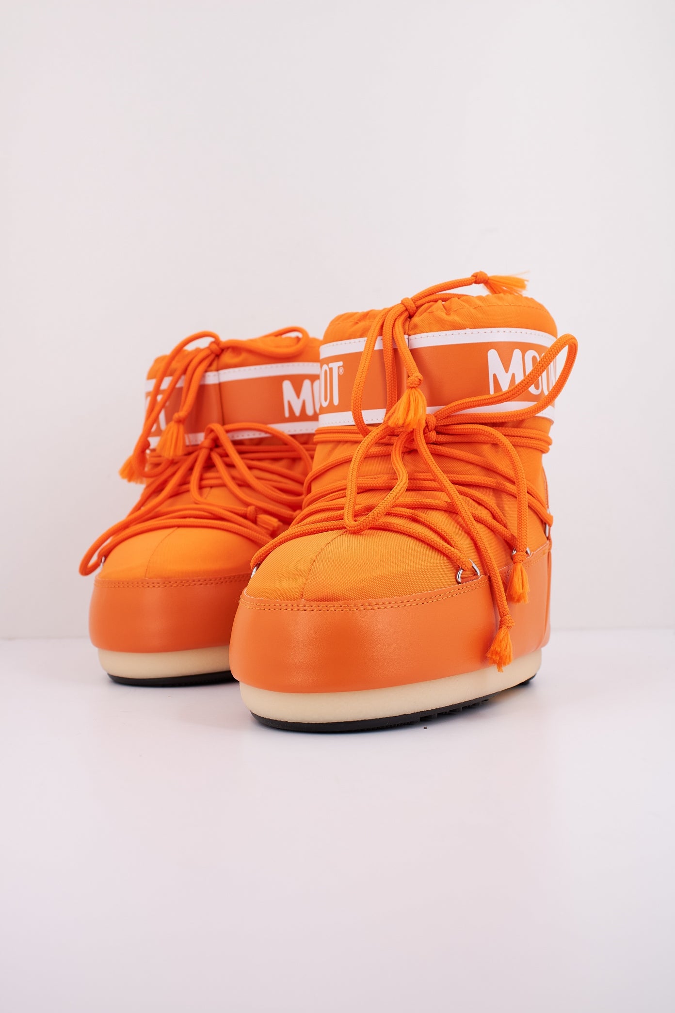 MOON BOOT MB ICON LOW NY en color NARANJA  (2)