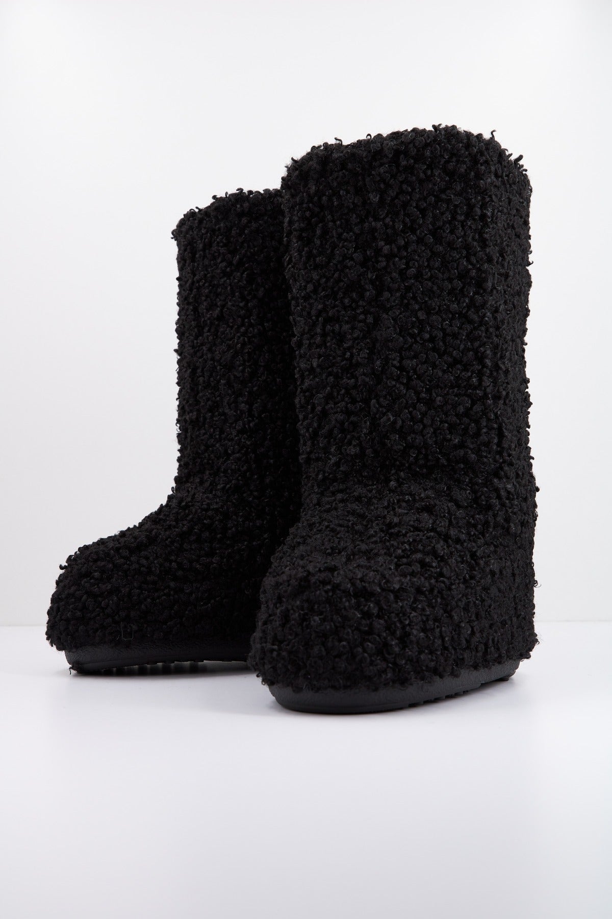 MOON BOOT MB ICON FAUX CURLY en color NEGRO  (2)