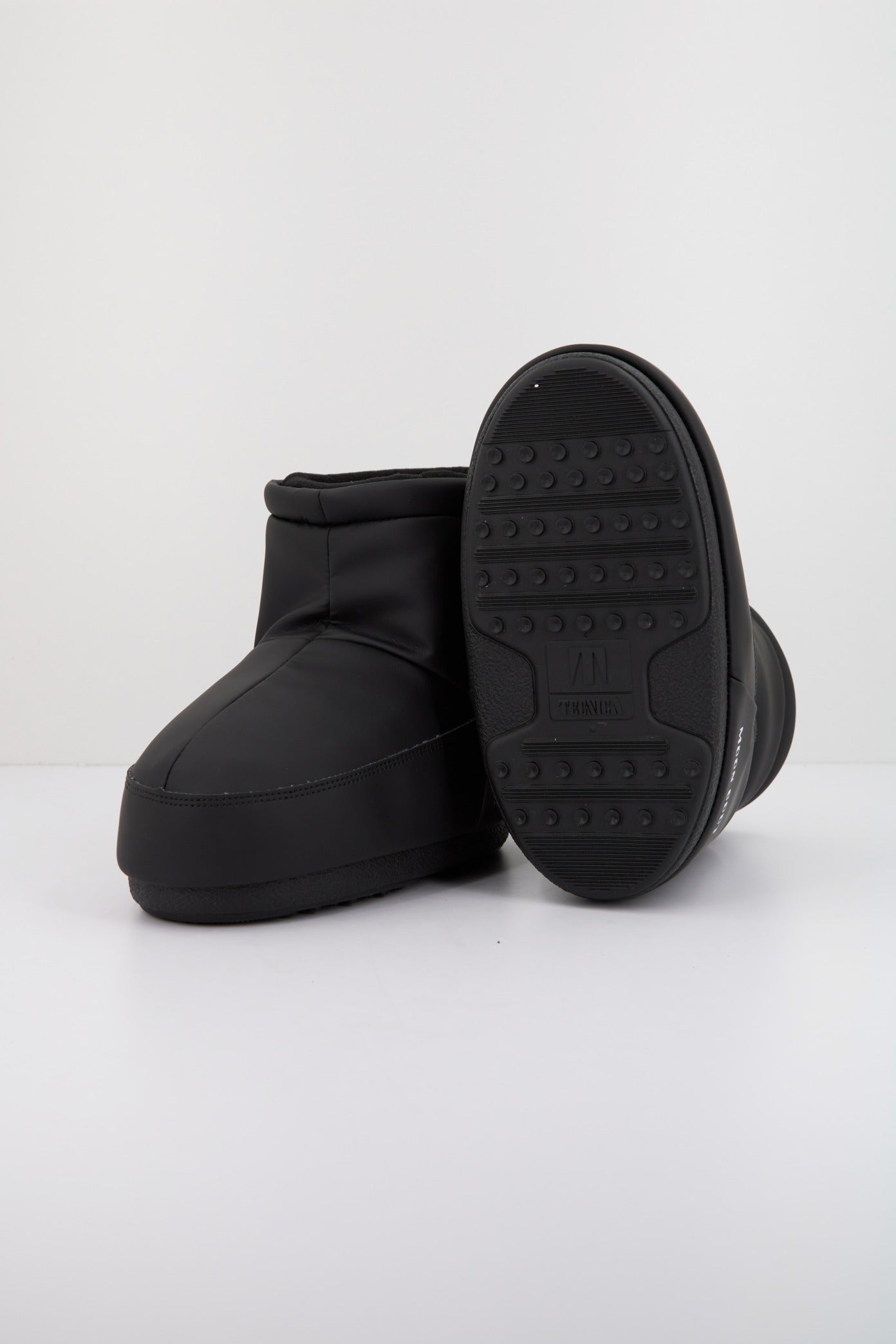 MOON BOOT MB ICON LOW NOLACE RUB en color NEGRO  (4)