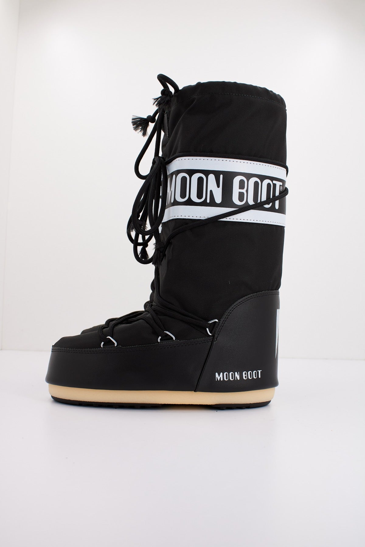 MOON BOOT ICON NYLON en color NEGRO  (1)