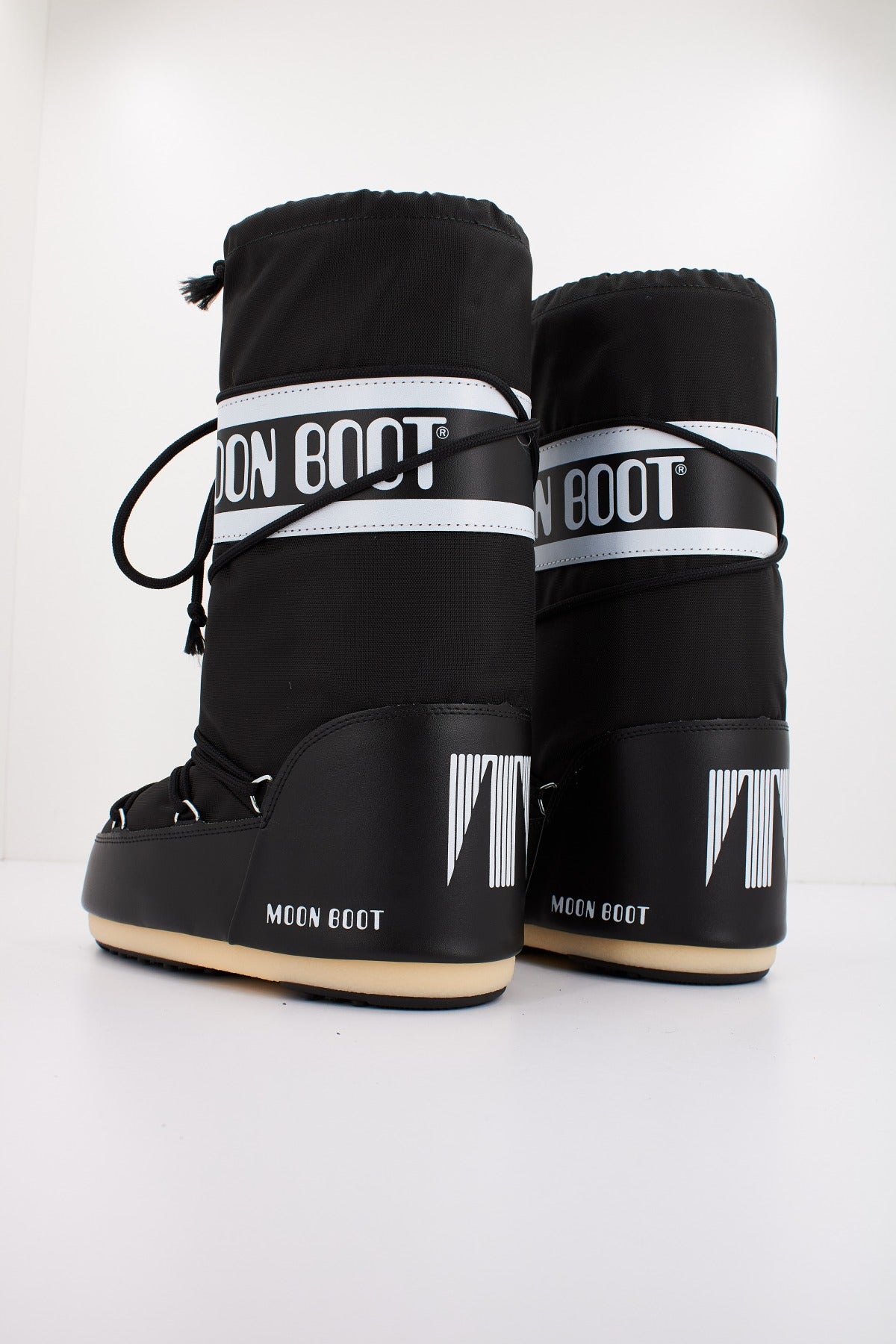 MOON BOOT ICON NYLON en color NEGRO  (3)