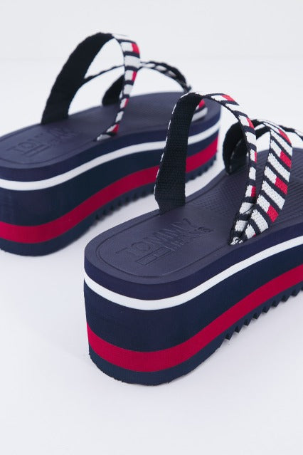 TOMMY JEANS FLAG WEBBING FLATFORM MU en color AZUL  (3)