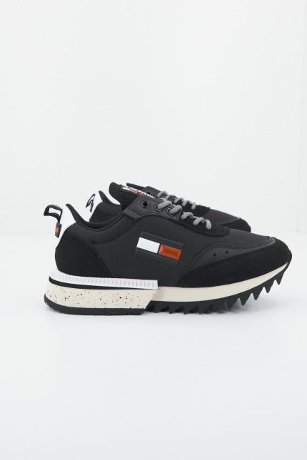 TOMMY JEANS THE CLEAT en color NEGRO  (2)