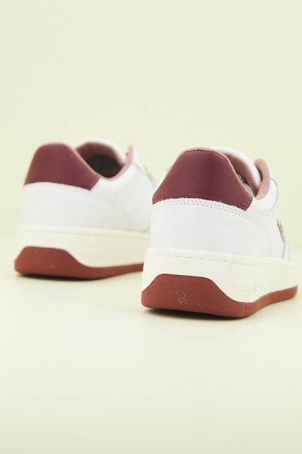 TOMMY JEANS RETRO LOW BA en color BLANCO  (3)