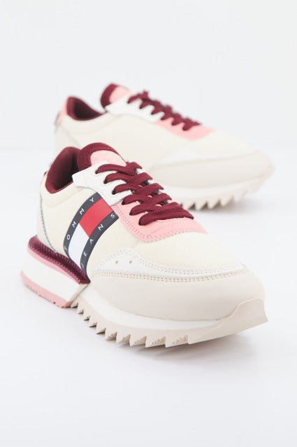 TOMMY JEANS SNEAKER CLEAT en color BEIS  (2)