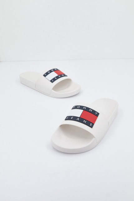 TOMMY JEANS FLAG POOL SLD ESS en color BLANCO  (1)