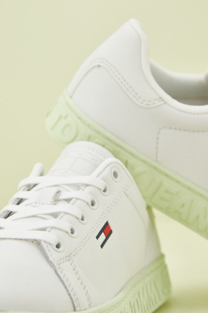 TOMMY JEANS COOL en color BLANCO  (3)