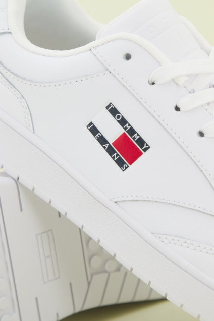 TOMMY JEANS RETRO LEATHER en color BLANCO  (4)