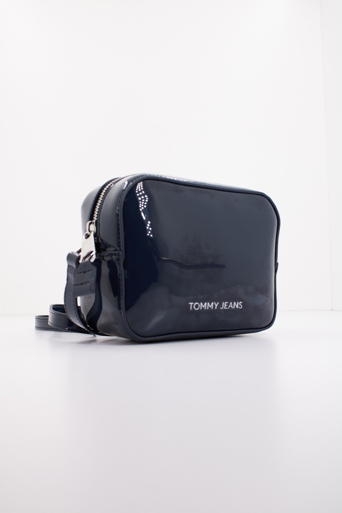 TOMMY JEANS TJW ESS MUST CAMERA BAG en color AZUL  (1)