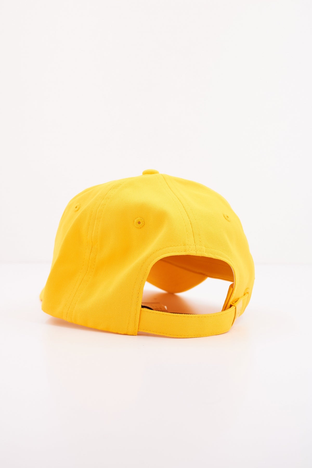 TOMMY JEANS TJW ELONGATED FLAG CAP en color AMARILLO  (3)