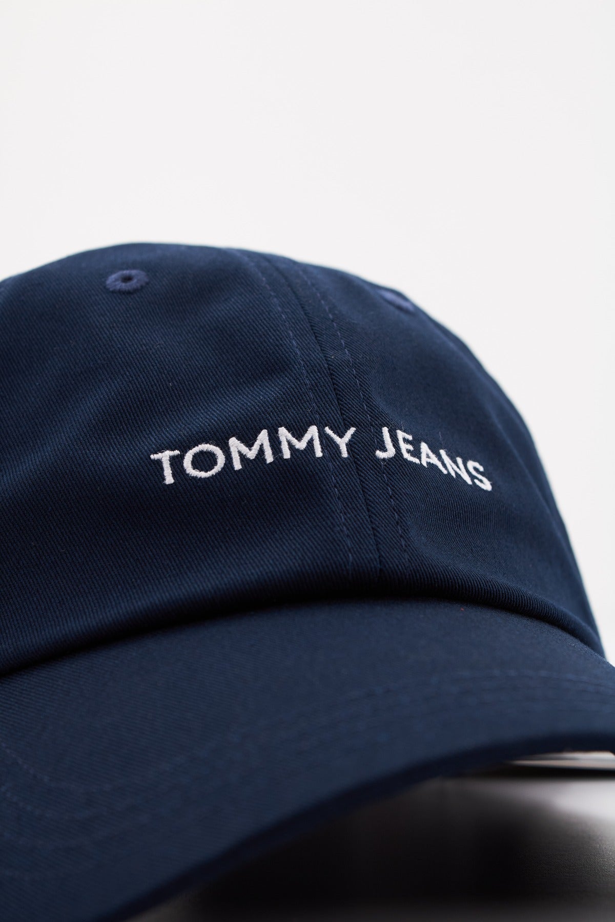 TOMMY JEANS TJW LINEAR LOGO CAP en color AZUL  (4)