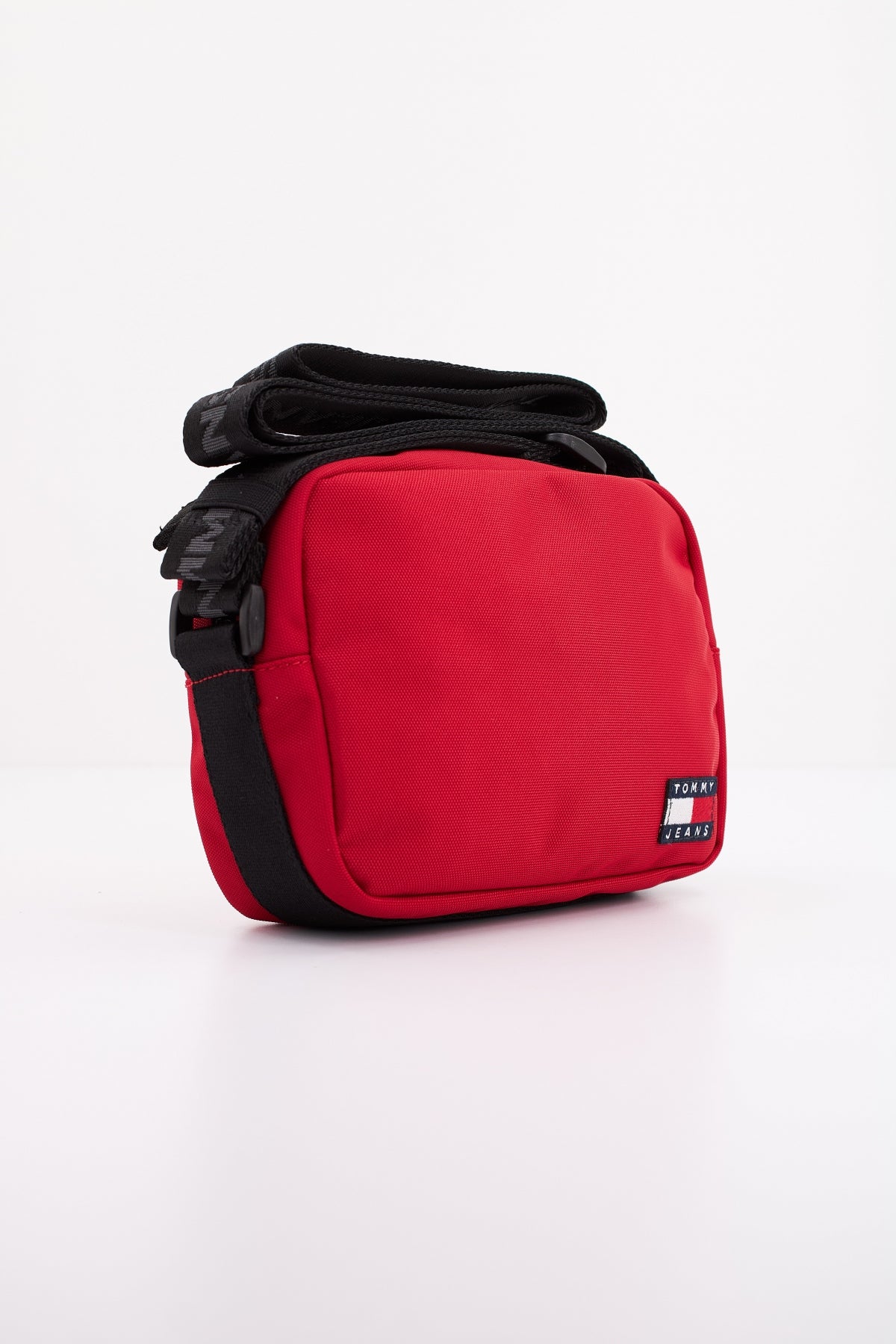 TOMMY JEANS TJW ESS DAILY CROSSOVER en color ROJO  (1)