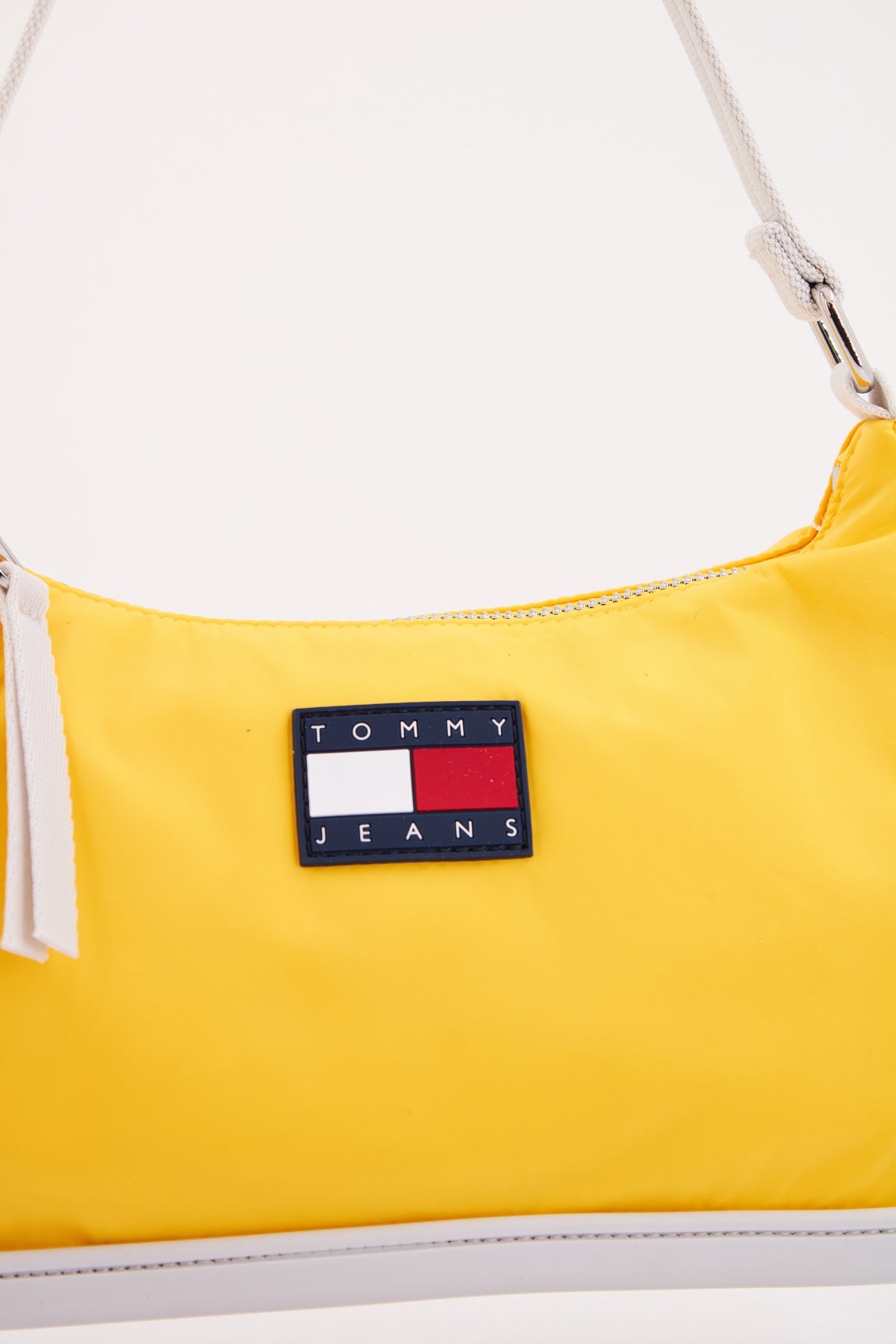 TOMMY JEANS TJW UNCOVERED SHOULDER B en color AMARILLO  (4)