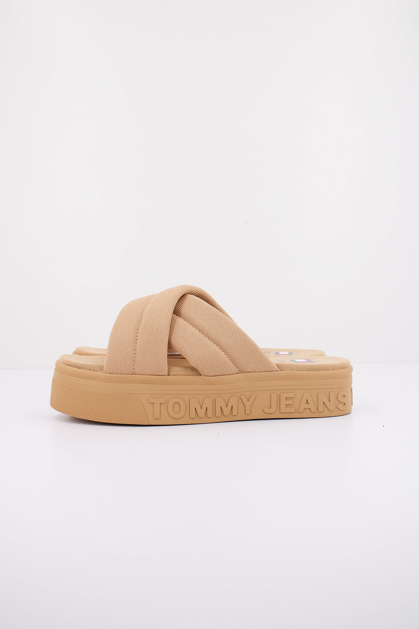 TOMMY JEANS TJW LETTERING FLATFORM S en color BEIS  (1)