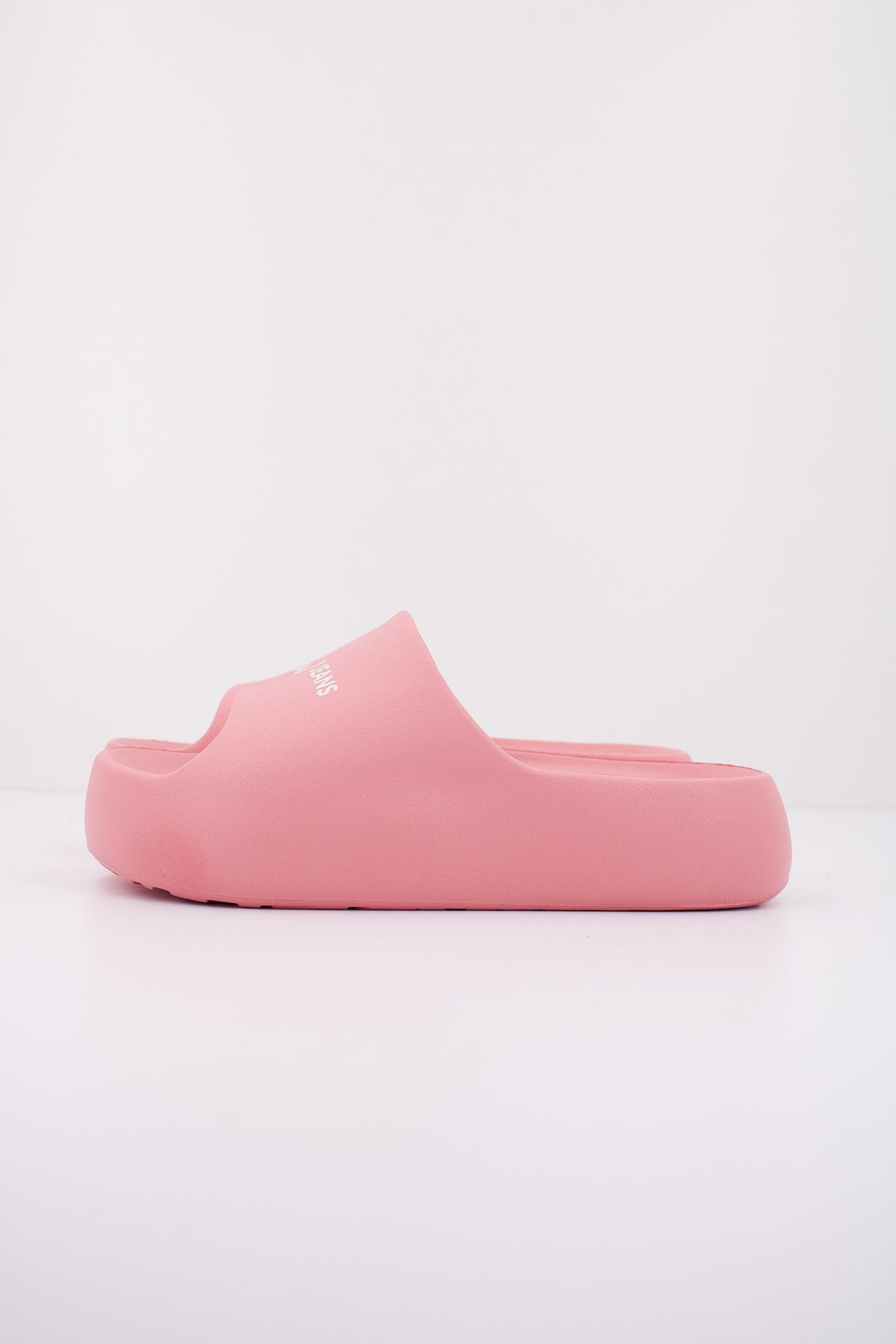 TOMMY JEANS TJW CHUNKY FLATFORM SLID en color ROSA  (1)