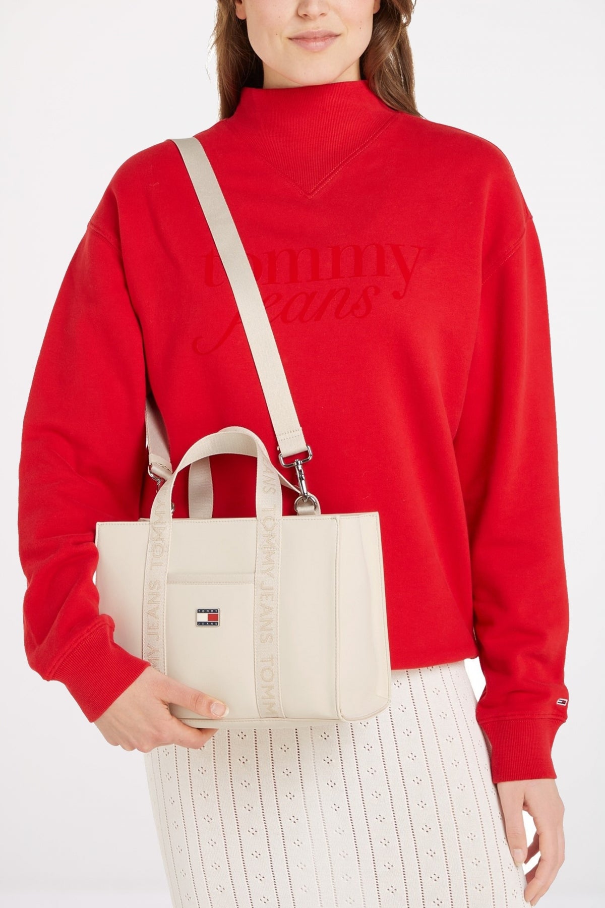 TOMMY JEANS TJW DAILY ELEVATED MINI en color BEIS  (5)