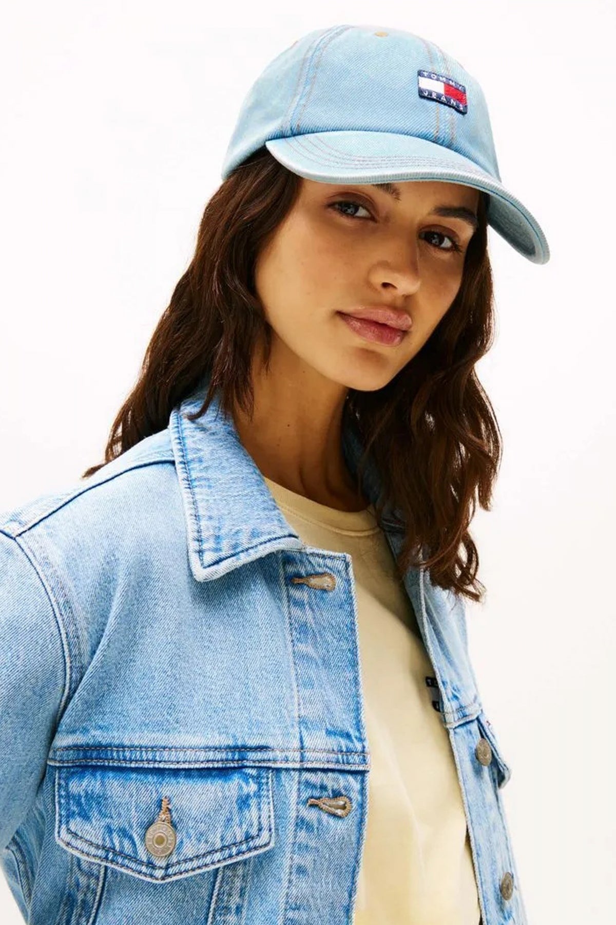 TOMMY JEANS HERITATGE DENIM CAP en color AZUL  (4)