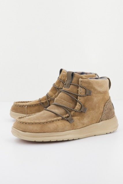 HEY DUDE ELOISE SUEDE en color MARRON CLARO  (1)