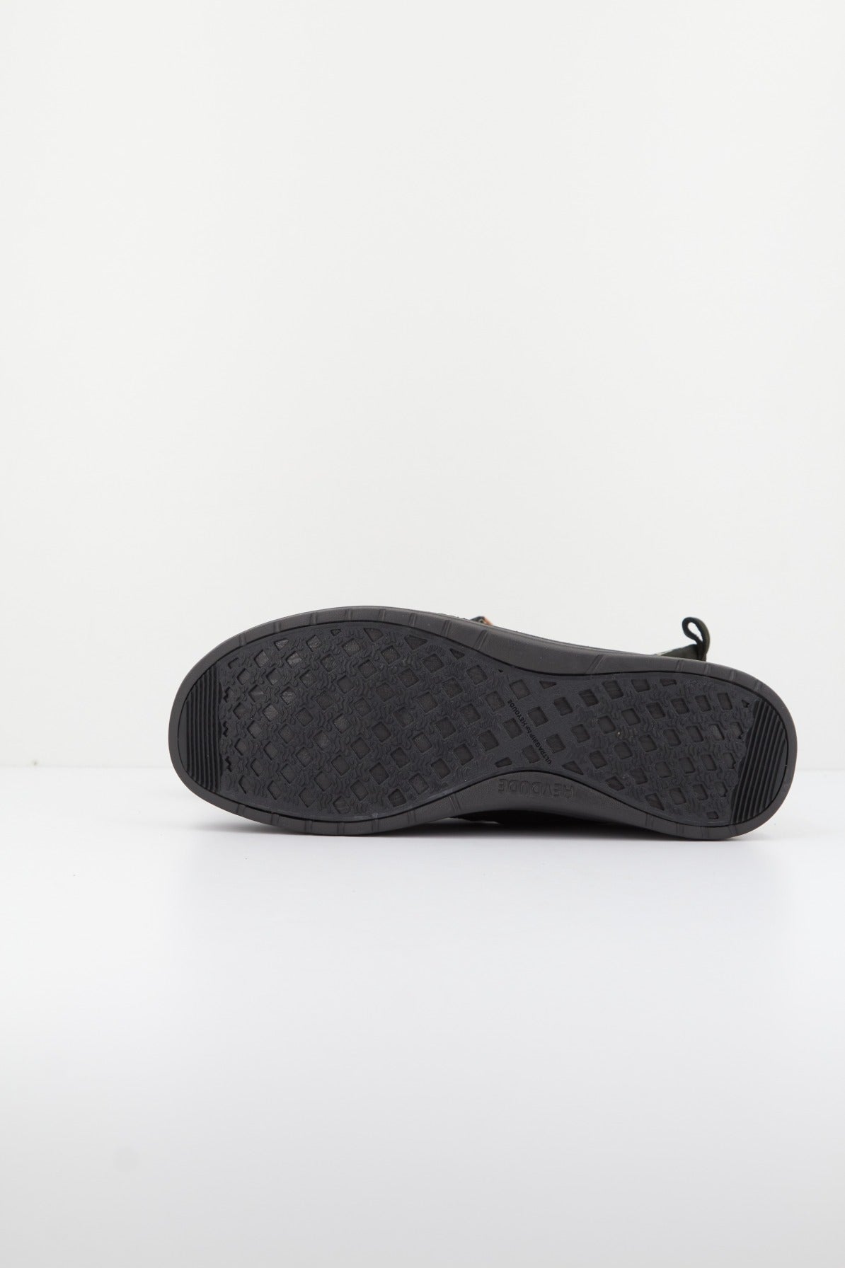 HEY DUDE WALLY GRIP MOC en color NEGRO  (4)