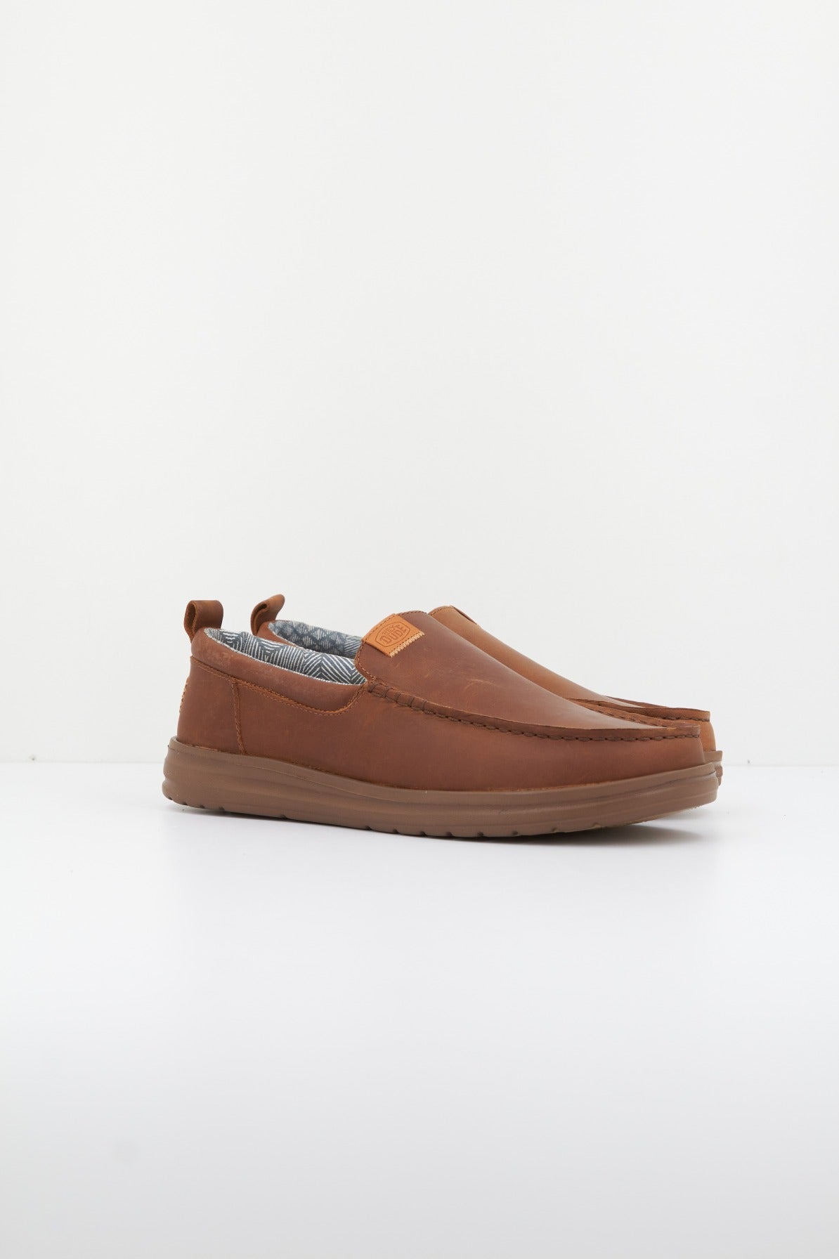 HEY DUDE WALLY GRIP MOC en color MARRON  (2)