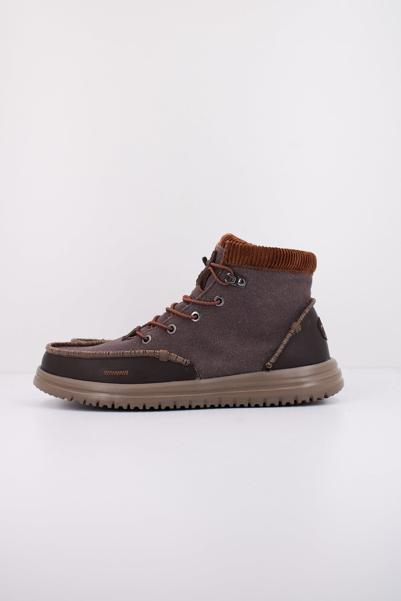 HEY DUDE BRADLEY CORDUROY COLLAR en color MARRON  (1)