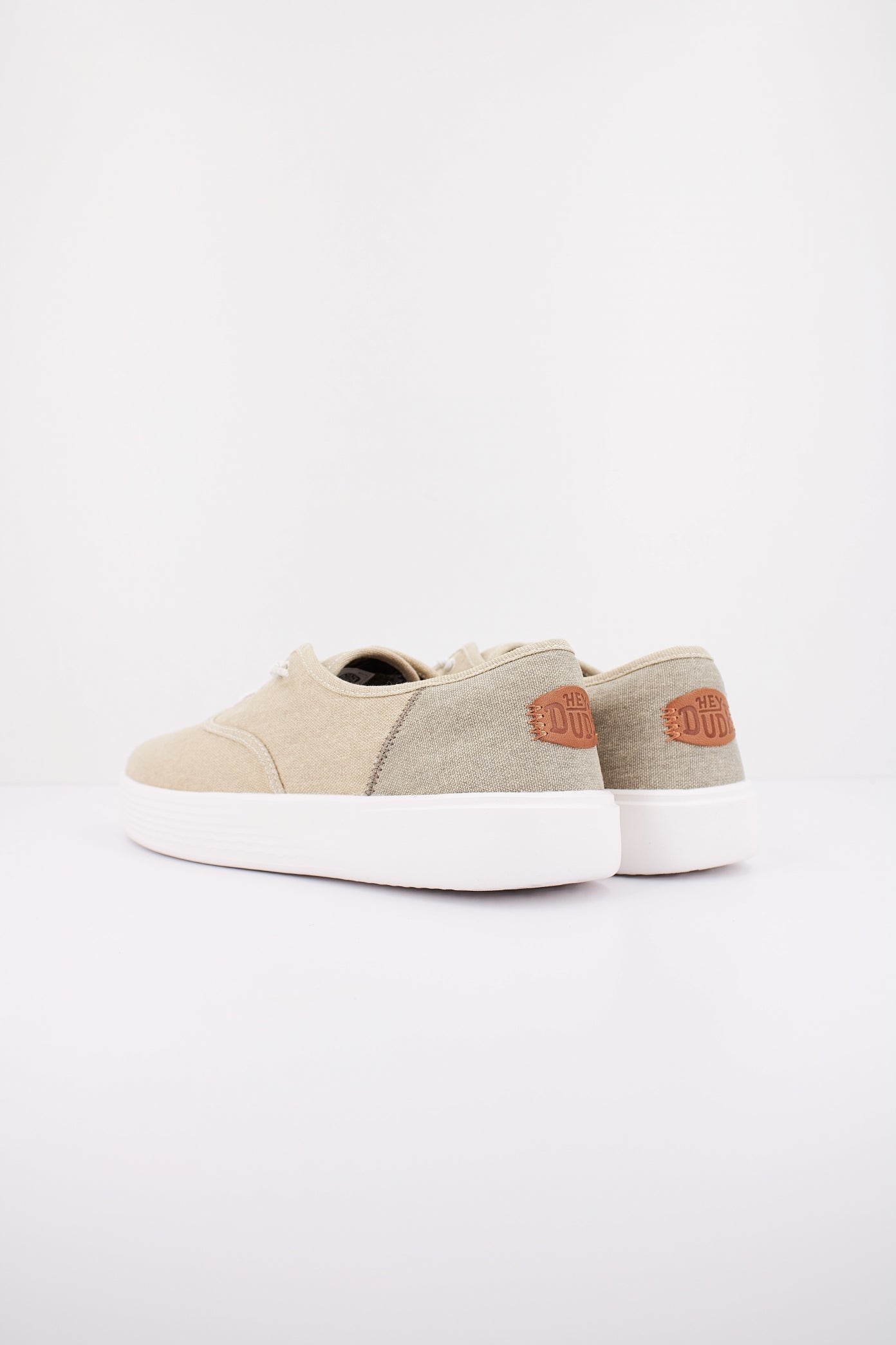 HEY DUDE  CONWAY CRAFT LINEN en color BLANCO  (4)